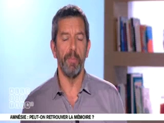 Benoît Thevenet et Michel Cymes expliquent l'amnésie.