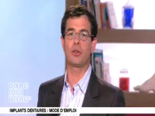 Marina Carrère d’Encausse et Benoît Thevenet vous présentent les implants dentaires.