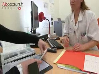 Pour surveiller les conséquences de l'incompatibilité, les mamans doivent régulièrement réaliser des échographies.