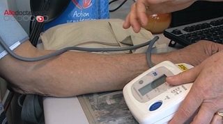 Faut-il traiter plus agressivement l'hypertension ?