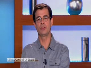 Marina Carrère d'Encausse et Benoît Thevenet expliquent le mélanome uvéal.
