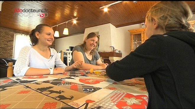 Alizée a fait pratiquement toute son école primaire sans savoir ce qui lui arrivait. Elle raconte son parcours avec sa famille.