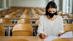 Covid : les annonces de Macron pour répondre à la souffrance des étudiants