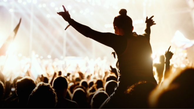 Covid : des concerts debout et des festivals testés pour l’été 2021