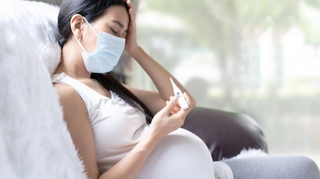 Covid : les femmes enceintes plus à risque ?