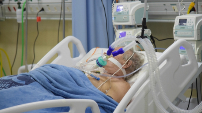 Covid : les réanimations des hôpitaux privés « pourraient être doublées »
