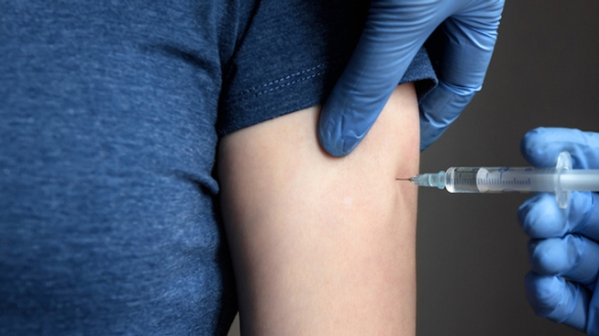 Covid : la France reprend les vaccinations avec AstraZeneca