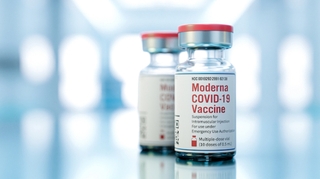 Peut-on oui ou non recevoir le vaccin Moderna en troisième dose ?