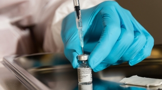Covid : 140 patients vaccinés…. au sérum physiologique