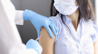 Covid : la vaccination pour tous avancée au 31 mai