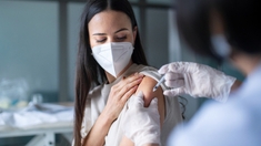 Covid : une vaccination obligatoire des soignants dès septembre ?