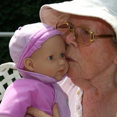 Alzheimer : des poupées pour soulager les patients