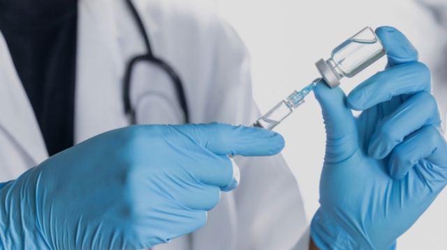 Vaccination Covid : pour la HAS l'urgence n'est pas la troisième dose
