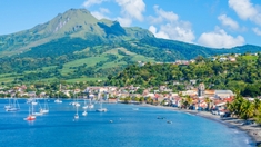 Face à une  situation “extrêmement préoccupante", la Martinique durcit son confinement