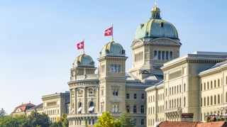 Covid : la Suisse envisage de ne plus "protéger" les non vaccinés