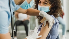 Cinq questions sur la vaccination des jeunes avant la rentrée