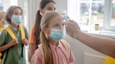 Covid : le conseil scientifique préconise des dépistages chaque semaine en primaire