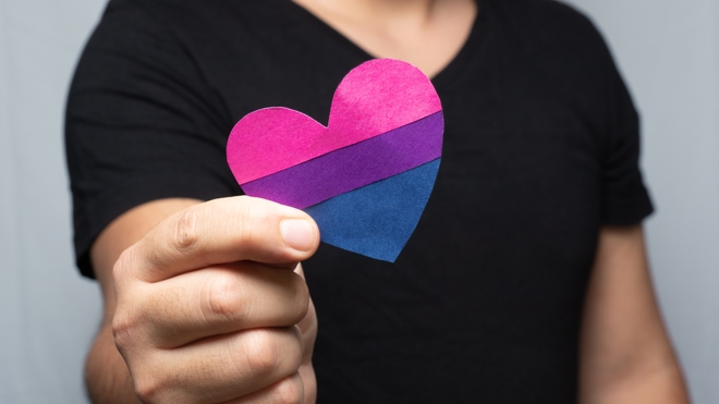 Bisexualité : l'attirance envers les deux sexes