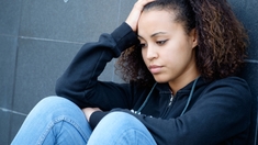 Mort de Dinah : que faire face au harcèlement scolaire ?