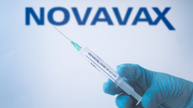 Covid : tout savoir sur Novavax, le vaccin sans ARN autorisé en Europe 