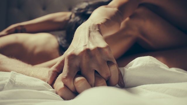 Sexe avec un nouveau partenaire : pourquoi ça peut faire mal ?