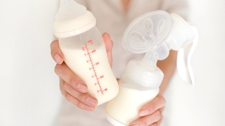 Face à la pénurie de lait maternel, deux associations lancent un appel aux dons 