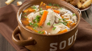 Peut-on guérir un rhume avec la soupe de poulet ?