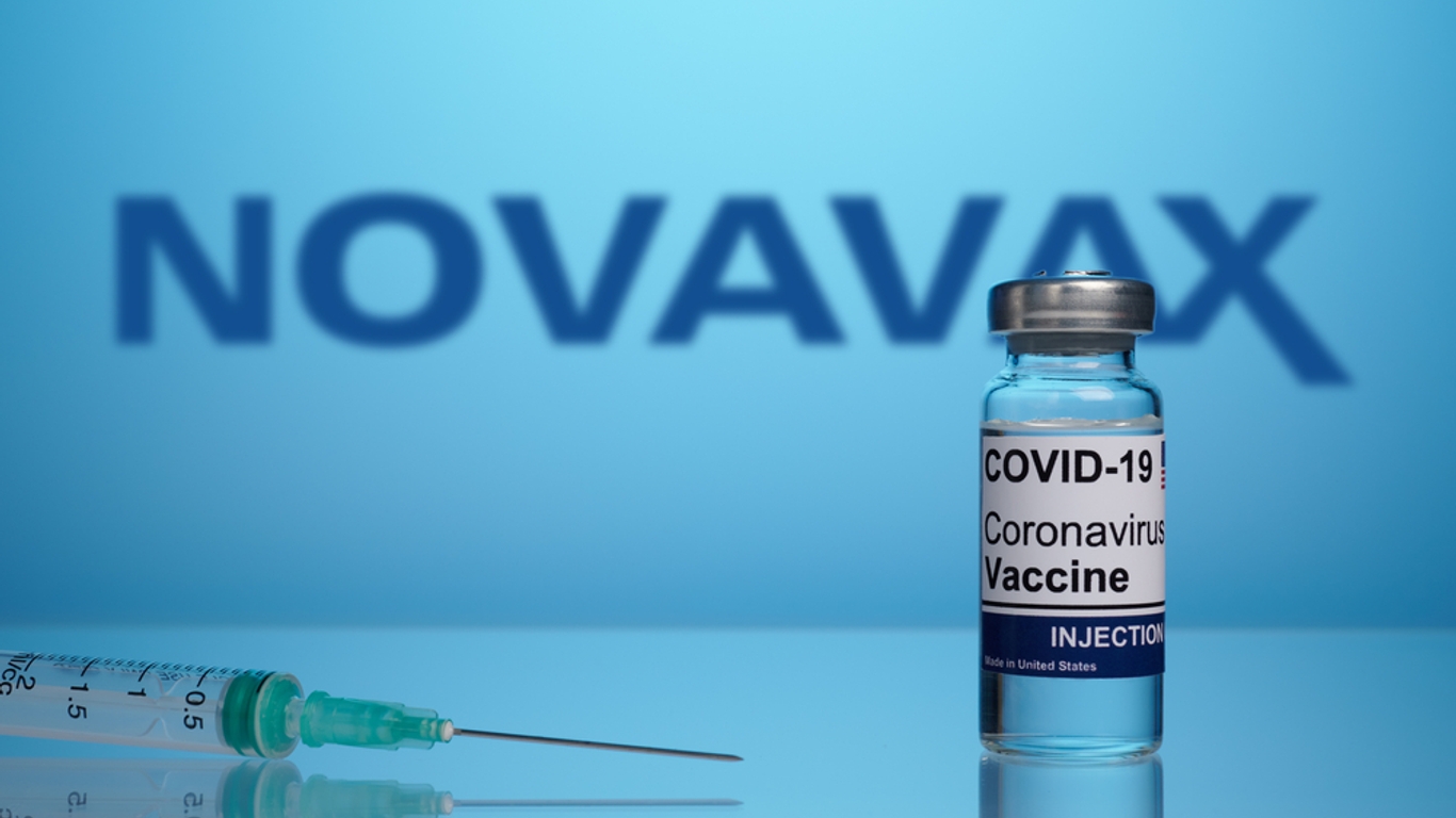 Чехия вакцины. Фото Novavax. Депо укол. Вакцина из многодозовых флаконов.