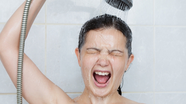 Canicule : pourquoi prendre une douche froide n'est pas une bonne idée