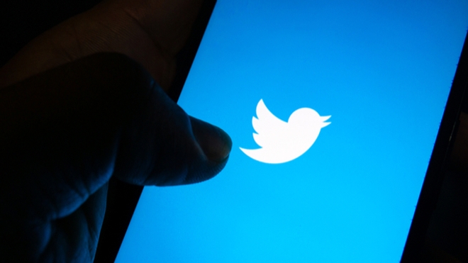 Twitter "n'est pas destiné aux mineurs" rappelle ses règles d'utilisation