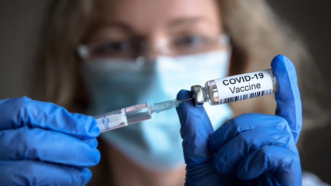 Covid : deux vaccins mis à jour cibleront désormais Omicron