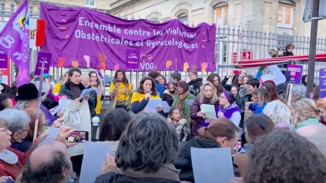 Manifestation du collectif Stop aux Violences Obstétriques et Gynécologiques du 8 mars 2022, devant l'hôpital Tenon (Paris)