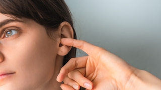 Un Britannique oublie un embout d'écouteur dans son oreille pendant 5 ans