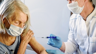 Grippe : la vaccination a débuté dans les Ehpad