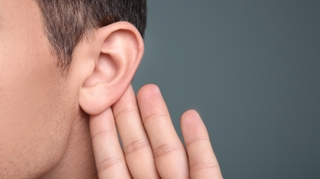 Surdité brusque : quand une oreille défaille
