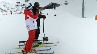 Découvrir le plaisir de skier malgré le handicap