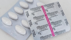 Antibiotiques et effets secondaires : pourquoi des patients portent plainte