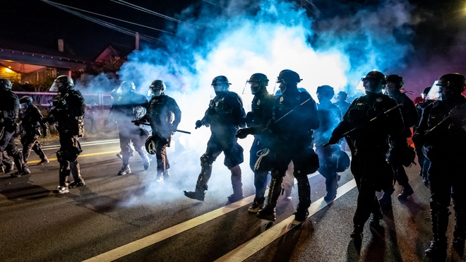 Violences policières : plus de 120.000 blessés lors des manifestations depuis 2015 partout dans le monde