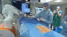 Cancer du poumon : quand un robot participe à la chirurgie