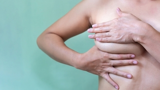 L'autopalpation est-elle efficace pour dépister le cancer du sein ?