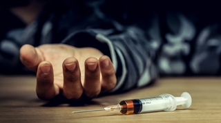 Drogues : comment réagir en cas d'overdose ?