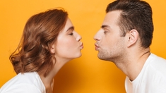 Connaissez-vous l'origine du baiser ?
