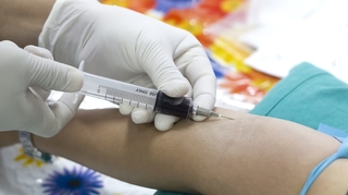 Un test sanguin pour détecter le cancer avant les premiers signes