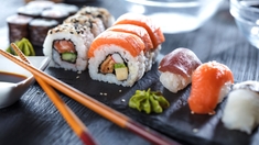 Pourquoi des jeunes mères dévorent des sushis après leur accouchement sur TikTok