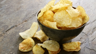 Chips allégées ou aux légumes : des alternatives saines aux chips classiques ?