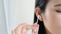 On vous explique pourquoi les cotons-tiges sont dangereux pour vos oreilles