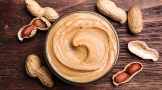 Est-ce bon pour la santé de manger du beurre de cacahuètes ?