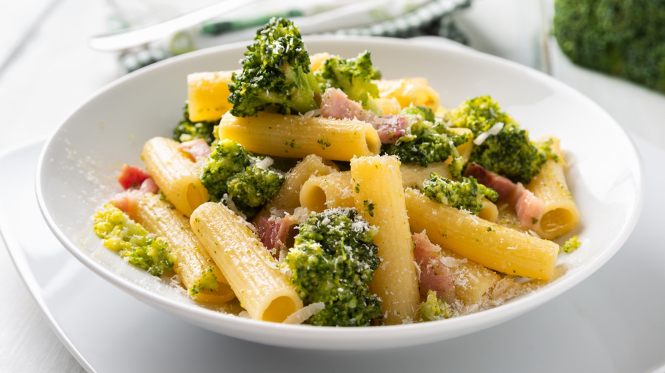 Chef’s recipe for pasta with sardines and broccoli