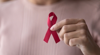 Sida : peut-on vivre "normalement" avec le VIH aujourd'hui ?