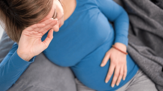 La tocophobie peut se manifester par une peur panique de l'accouchement ou de la grossesse.